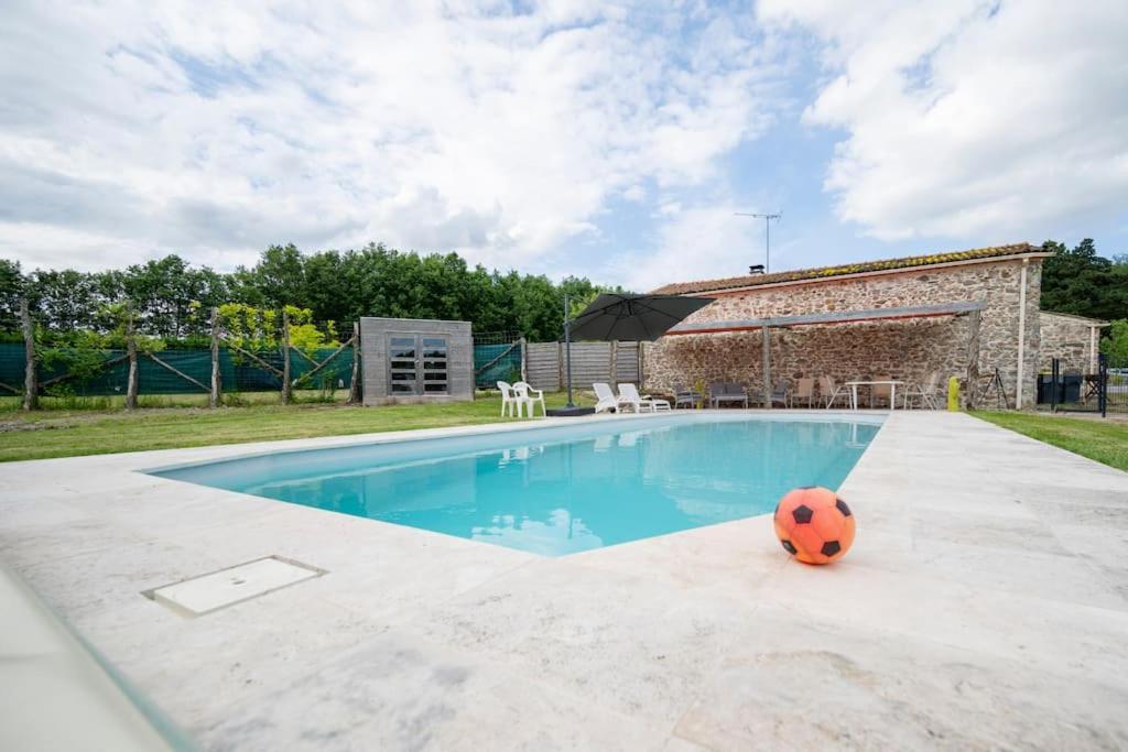 L'Evasion En Pierre Piscine Et Etang Prive Villa Sevremoine Luaran gambar