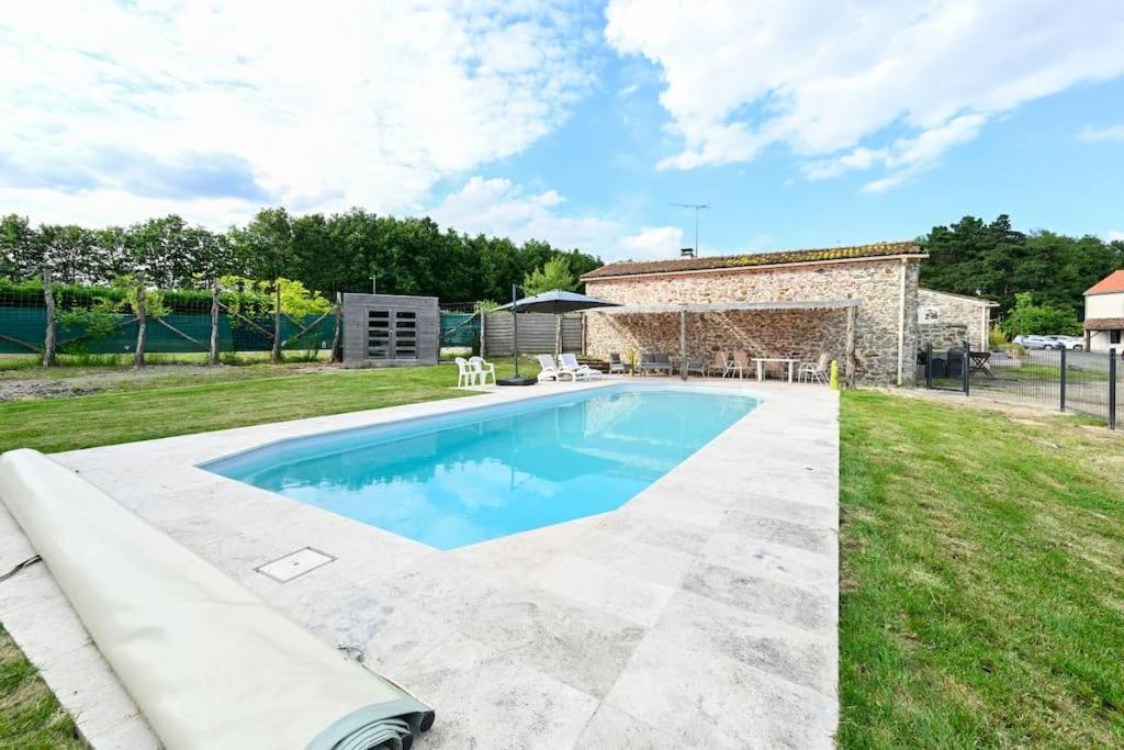 L'Evasion En Pierre Piscine Et Etang Prive Villa Sevremoine Luaran gambar