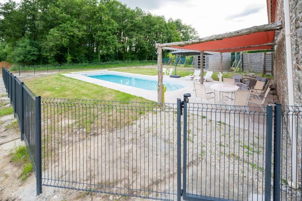 L'Evasion En Pierre Piscine Et Etang Prive Villa Sevremoine Luaran gambar